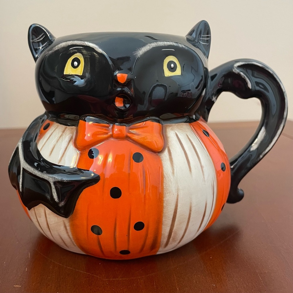 New JOHANNA PARKER BAT MUG Cup Halloween Holiday Tea Coffee Retro Spooky Witchy